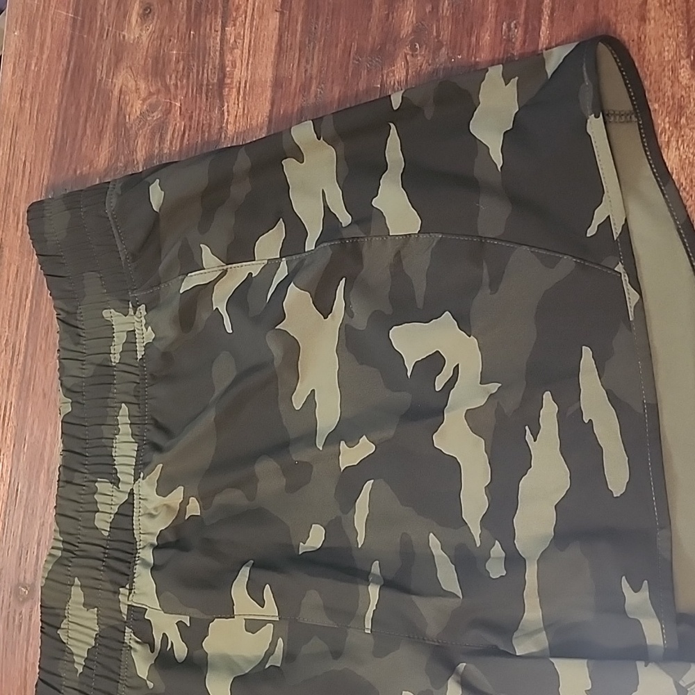 Marika Camo Running Shorts size XL - Picture 3 of 7